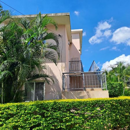 Appartement Paisible Avec Jardin & Piscine Albion Exterior photo