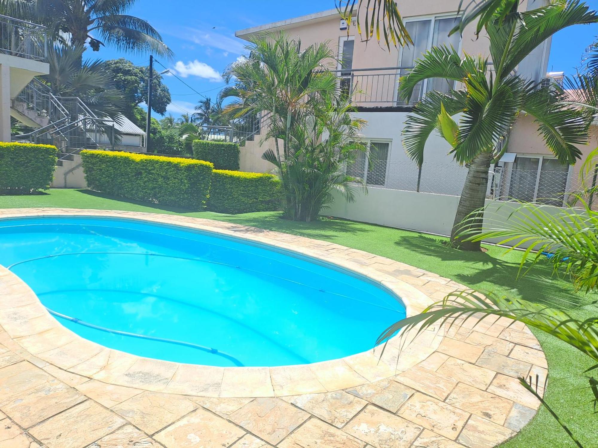 Appartement Paisible Avec Jardin & Piscine Albion Exterior photo