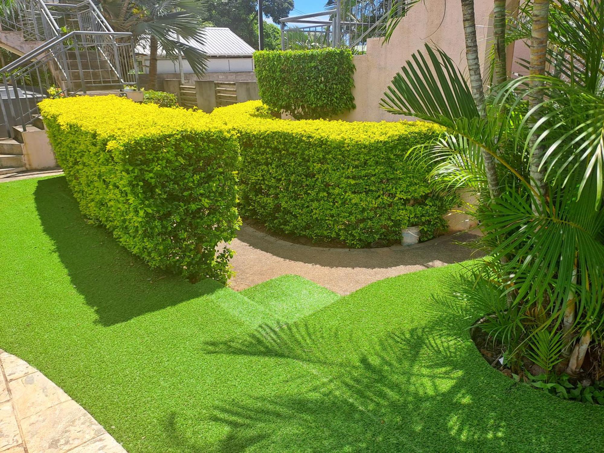 Appartement Paisible Avec Jardin & Piscine Albion Exterior photo