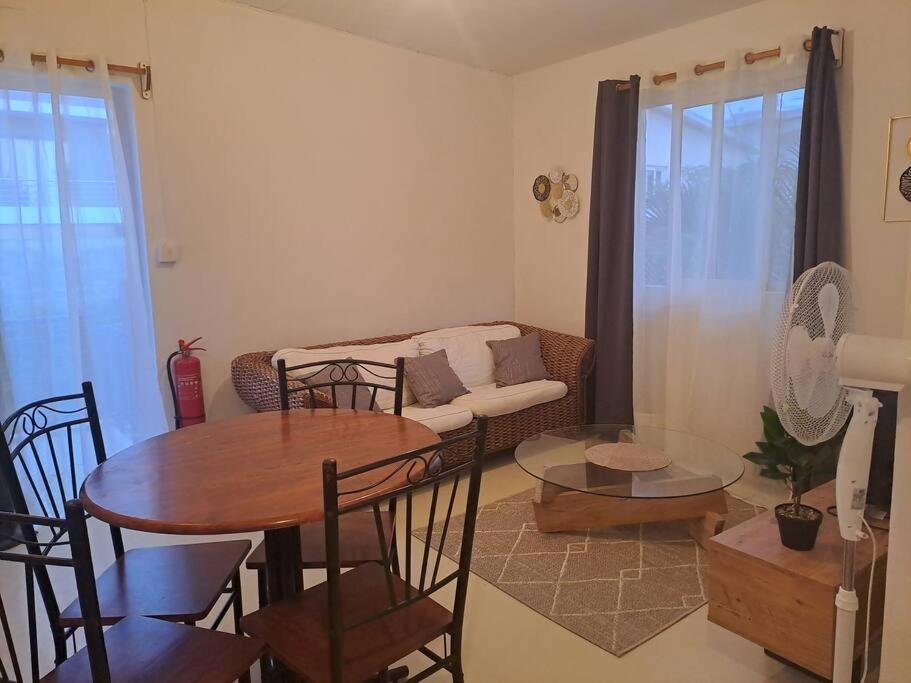 Appartement Paisible Avec Jardin & Piscine Albion Exterior photo
