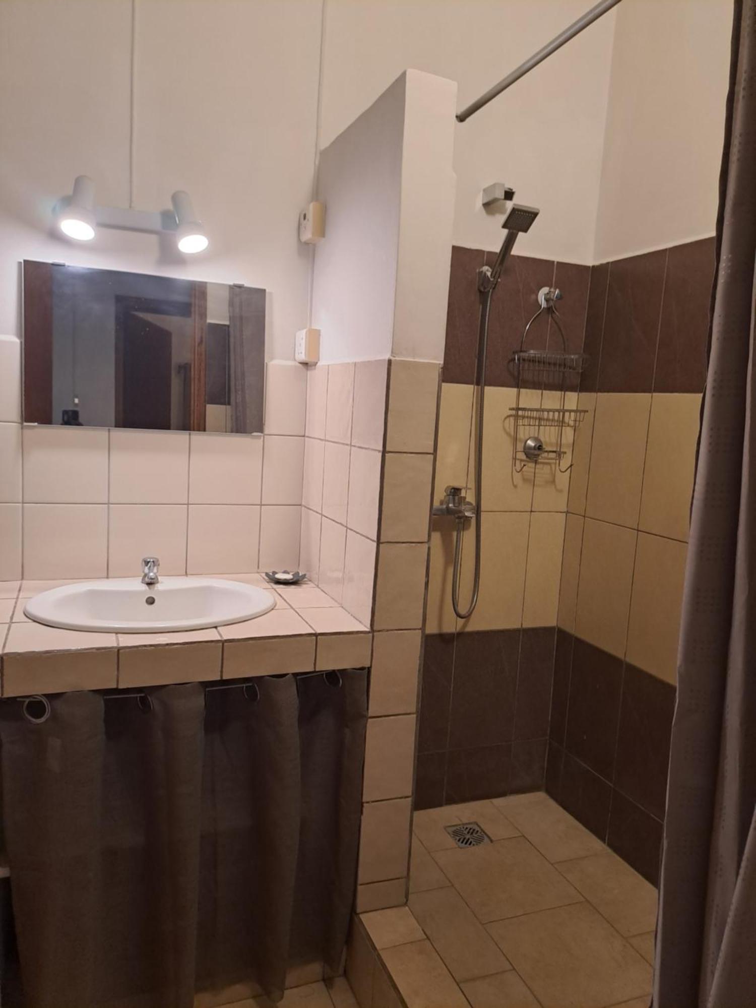 Appartement Paisible Avec Jardin & Piscine Albion Exterior photo